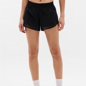 Athleta Mesh Racer Run Mid Rise 4'' Shorts Women’s X-Small Black Running Yoga